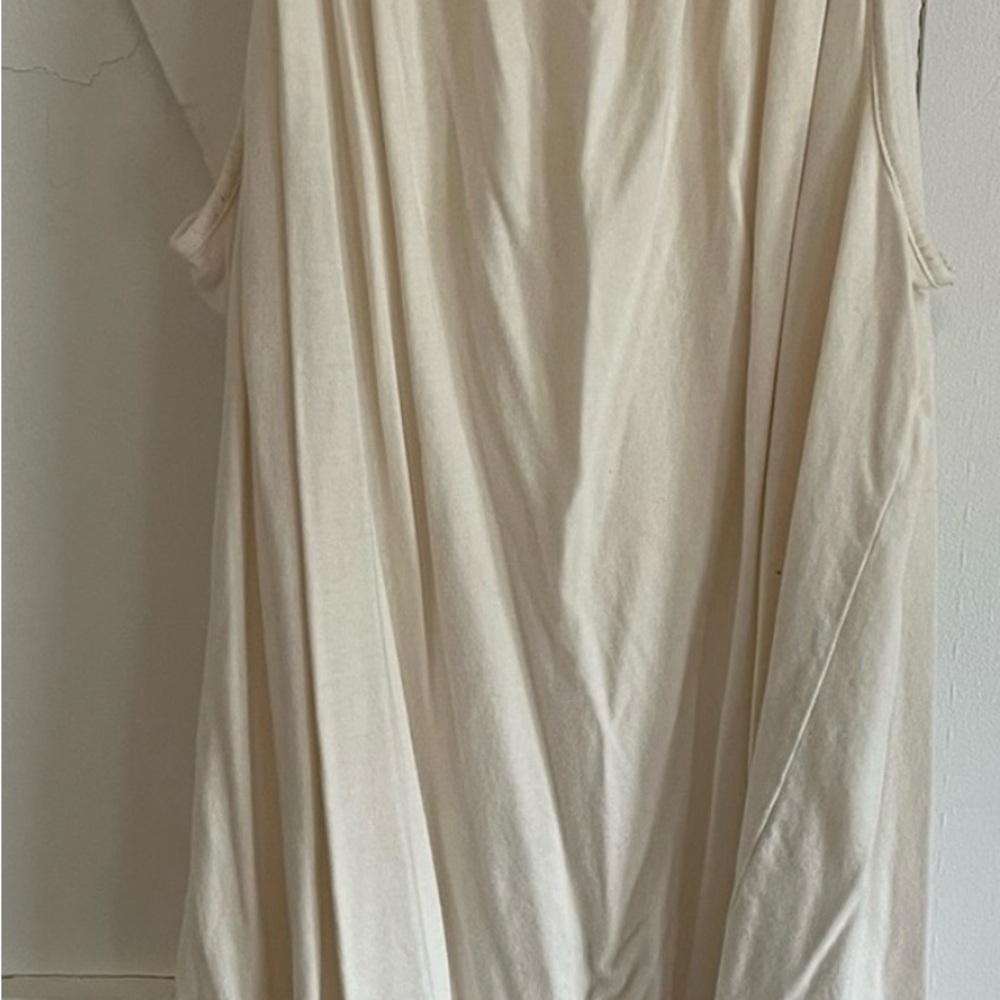 SALE 3/$15 Old Navy Embroidered Tank - Picture 5 of 6